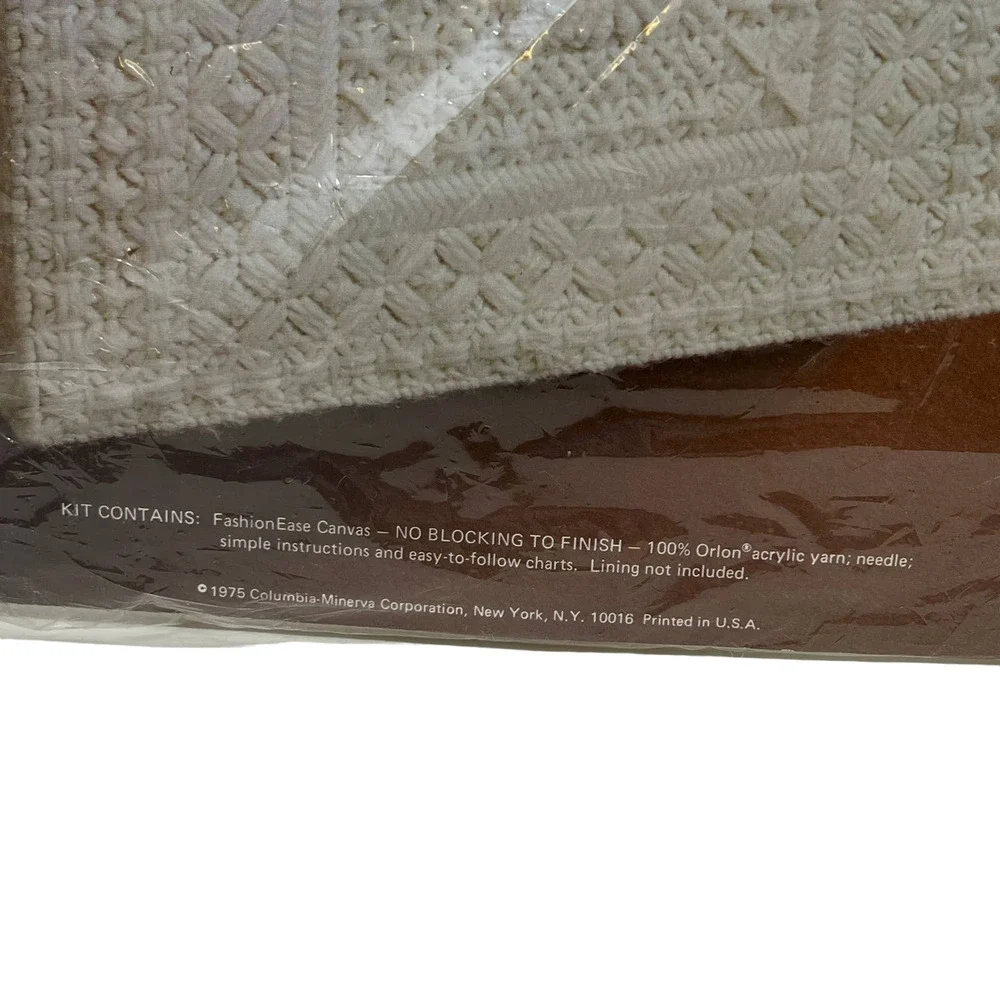 Vintage 1975 Columbia Minerva Needlepoint Irish Patterned‎ White Tote Kit